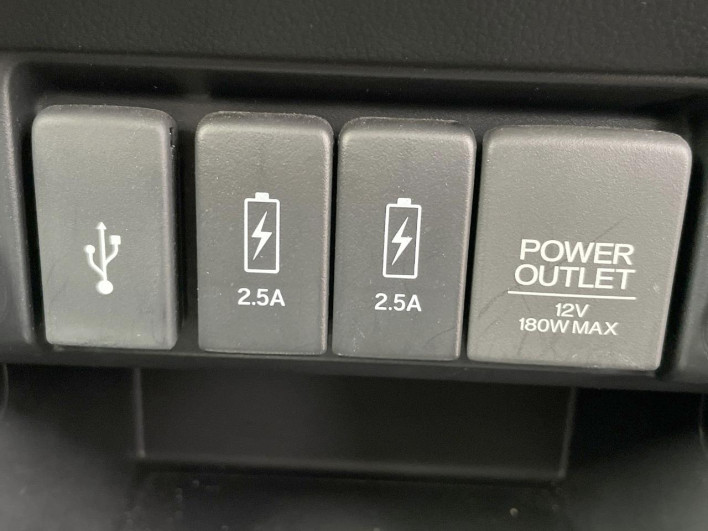 2018 Honda N-BOX Slash DBA-JF1 (UW-6a278452a08b2)[26]
