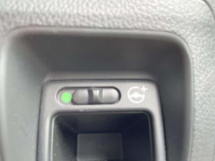 2018 Honda N-BOX Slash DBA-JF1 (UW-6a278452a08b2)[19]