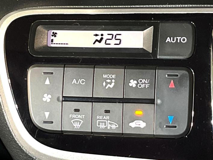 2012 Honda N-BOX CUSTOM DBA-JF2 (UW-6a27845388724)[13]