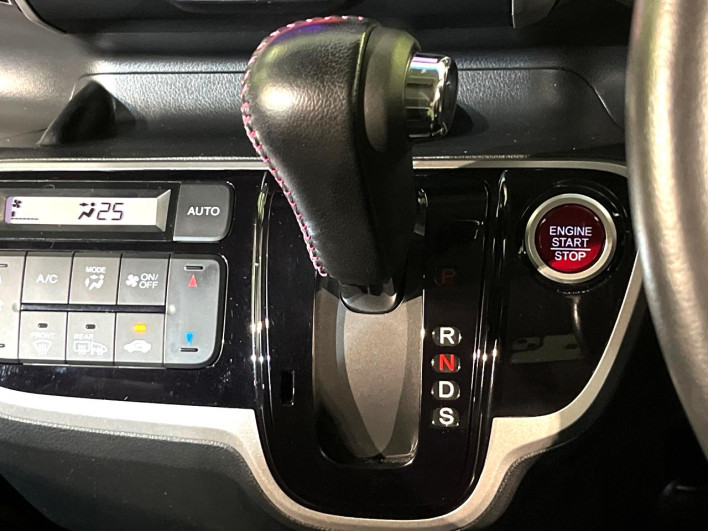 2012 Honda N-BOX CUSTOM DBA-JF2 (UW-6a27845388724)[14]