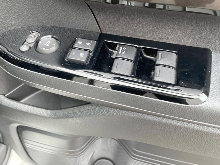 2019 Honda N-BOX CUSTOM 6BA-JF3 (UW-6a278457ee30f)[16]