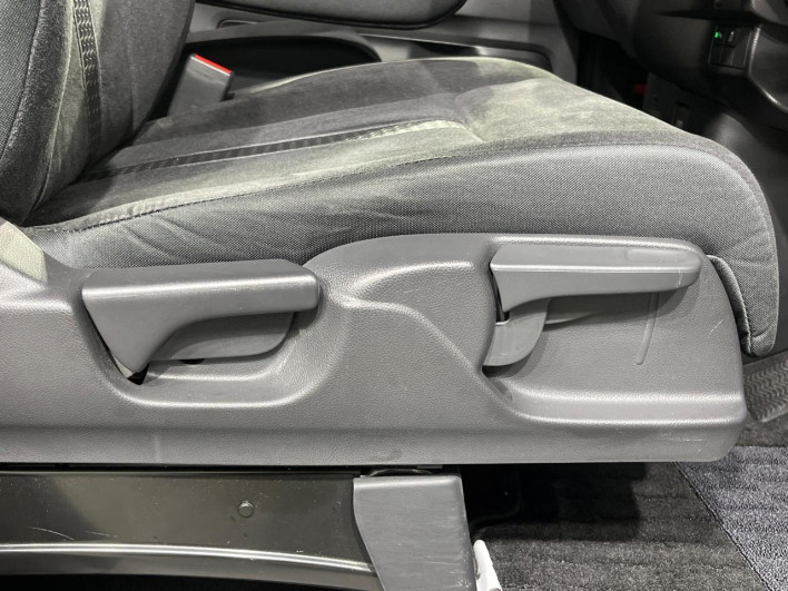 2023 Honda N-BOX CUSTOM 6BA-JF3 (UW-6a2784600268e)[27]