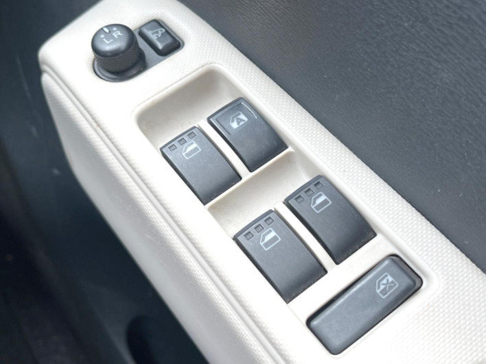 2013 Daihatsu Mira Cocoa DBA-L675S (UW-6a278489c741c)[21]