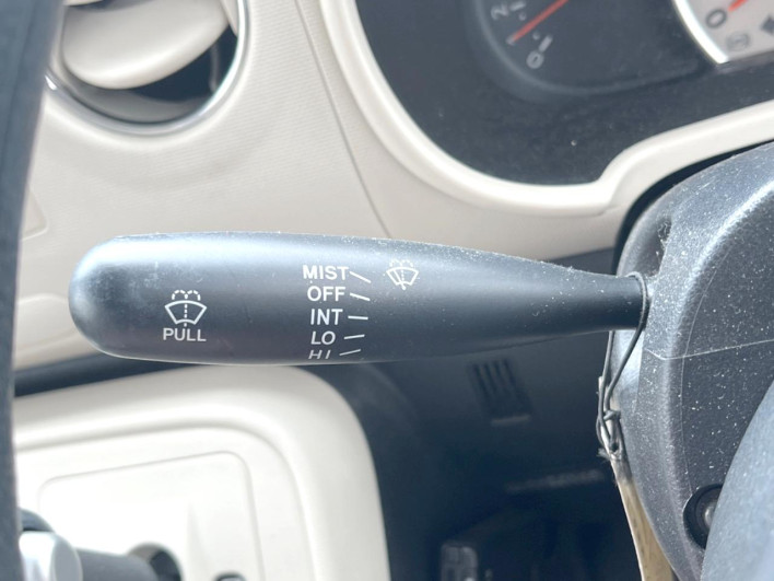 2013 Daihatsu Mira Cocoa DBA-L675S (UW-6a278489c741c)[20]