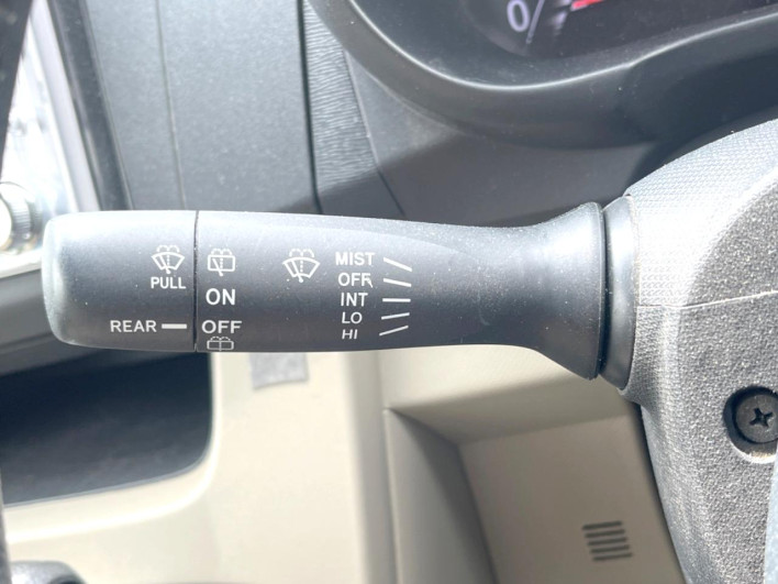 2013 Daihatsu Move DBA-LA100S (UW-6a27848af35e5)[17]