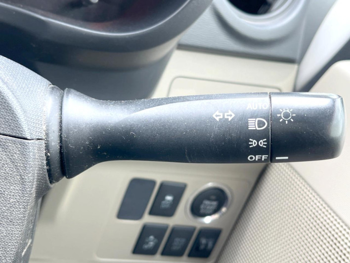 2013 Daihatsu Move DBA-LA100S (UW-6a27848af35e5)[16]