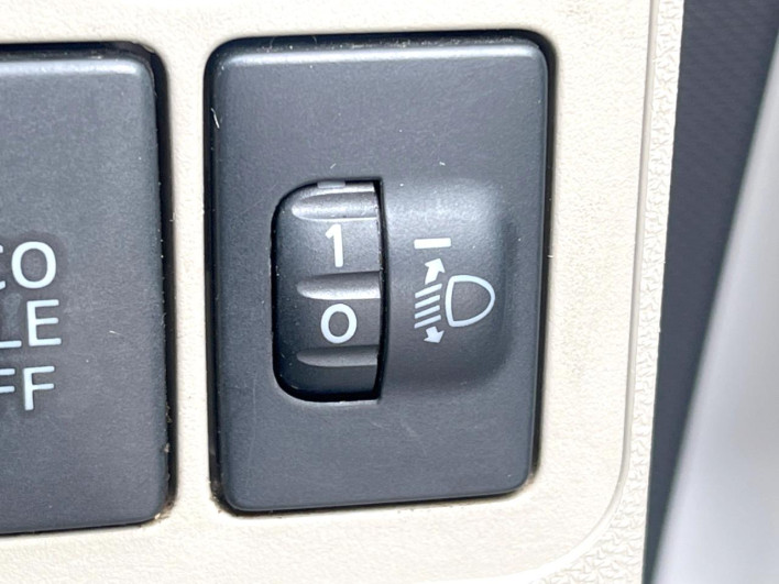 2013 Daihatsu Move DBA-LA100S (UW-6a27848af35e5)[24]