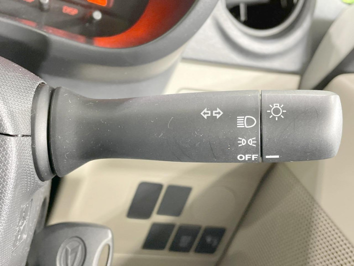 2013 Daihatsu Move DBA-LA110S (UW-6a27848b57bd8)[23]