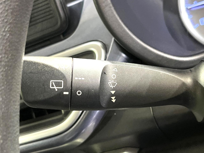 2015 Daihatsu Cast DBA-LA250S (UW-6a2784902d85f)[27]