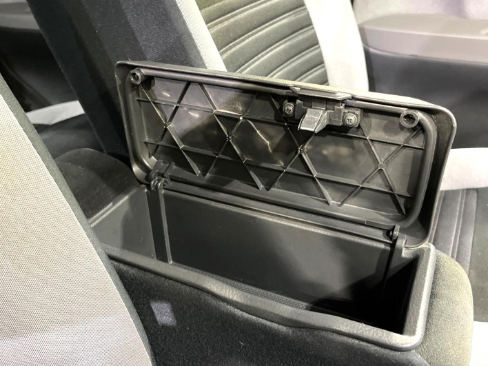 2015 Daihatsu Cast DBA-LA250S (UW-6a2784902d85f)[23]