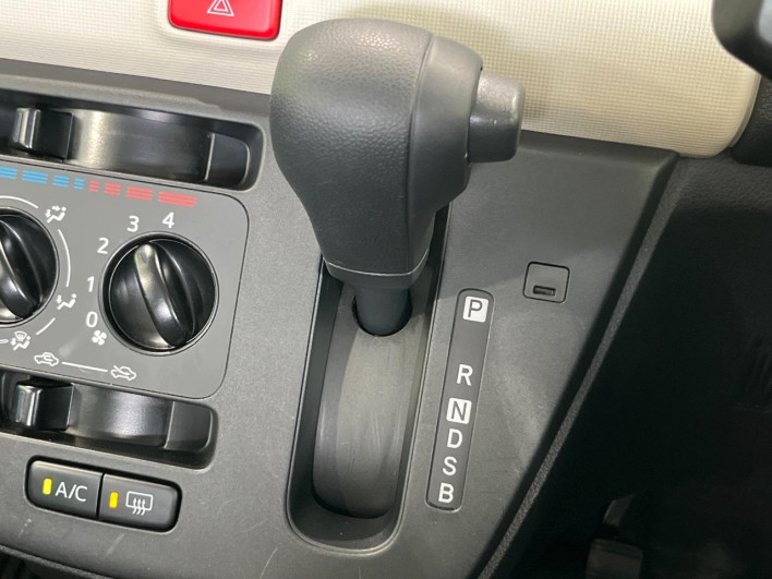 2022 Daihatsu Mira Tocot 5BA-LA550S (UW-6a278499c853c)[12]