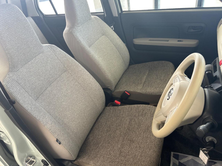 2022 Daihatsu Mira Tocot 5BA-LA550S (UW-6a278499d2703)[23]