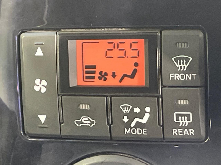2017 Daihatsu Tanto DBA-LA600S (UW-6a27849ce68bf)[16]