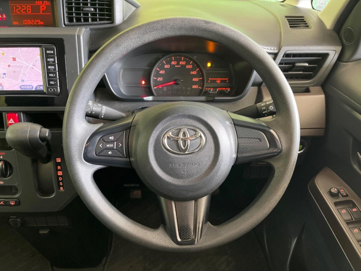2016 Toyota TANK DBA-M900A (UW-6a2784b4aea41)[27]