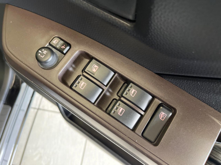 2016 Toyota TANK DBA-M900A (UW-6a2784b4aea41)[28]