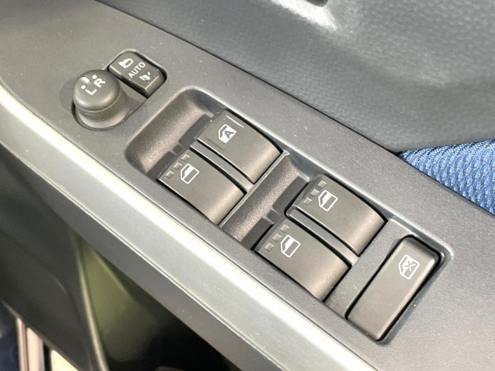2017 Toyota Roomy DBA-M900A (UW-6a2784b599ebb)[12]