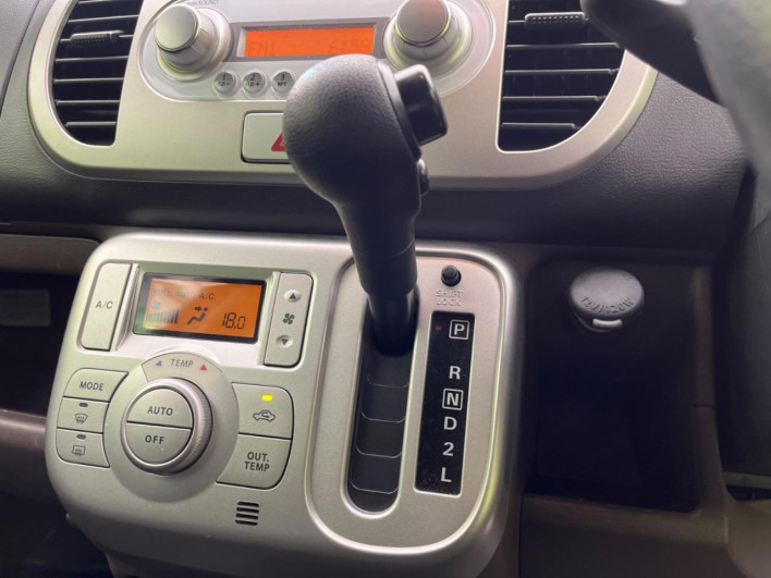 2010 Nissan Moco DBA-MG22S (UW-6a2784cf777b6)[16]