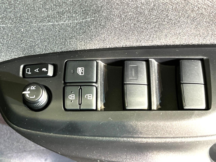2021 Toyota Yaris Cross 6AA-MXPJ10 (UW-6a27850ca9b91)[7]