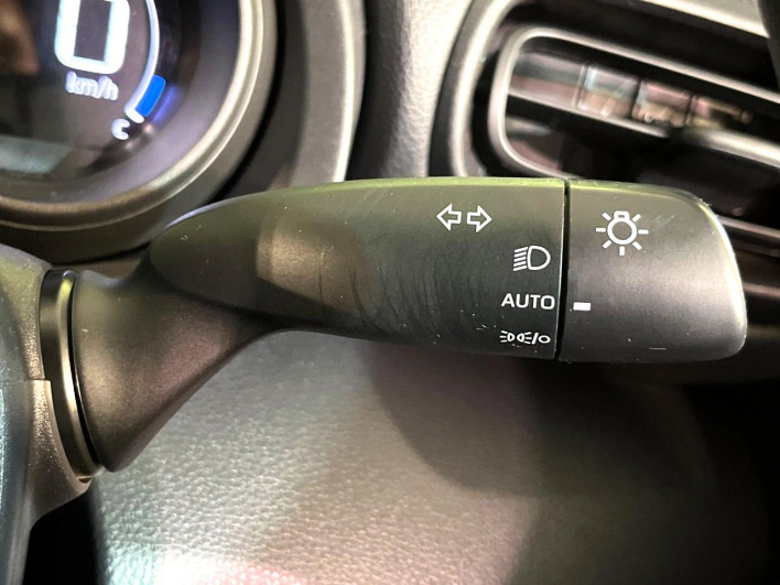 2021 Toyota Yaris Cross 6AA-MXPJ10 (UW-6a27850ca9b91)[23]