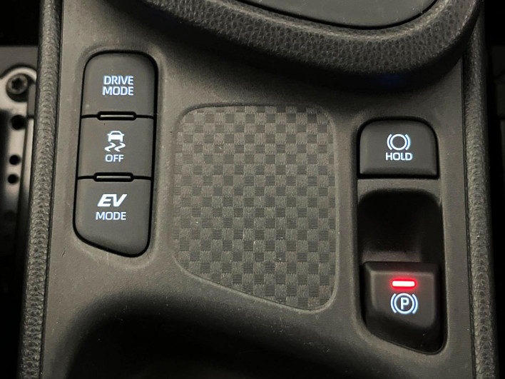 2021 Toyota Yaris Cross 6AA-MXPJ10 (UW-6a27850ca9b91)[16]