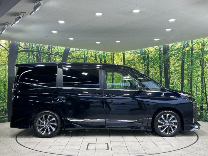 2022 Toyota Voxy 6BA-MZRA90W (UW-6a27852be61ed)[26]