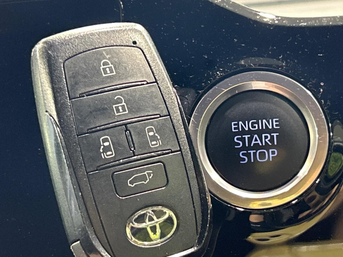 2022 Toyota Voxy 6BA-MZRA90W (UW-6a27852be61ed)[7]