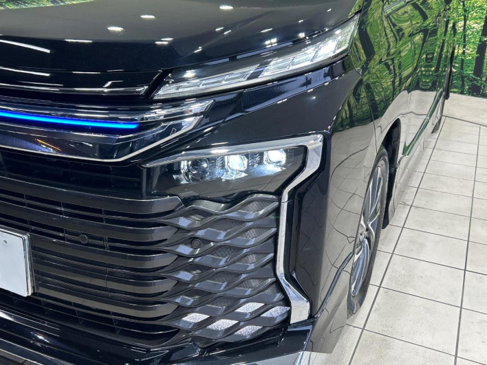 2022 Toyota Voxy 6BA-MZRA90W (UW-6a27852be61ed)[20]