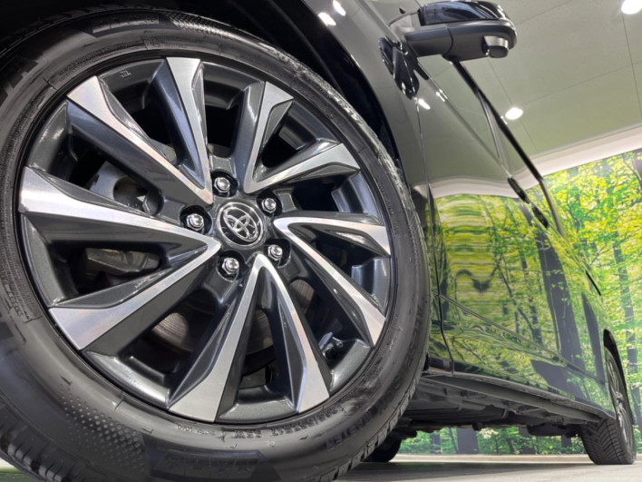 2022 Toyota Voxy 6BA-MZRA90W (UW-6a27852c5391f)[4]