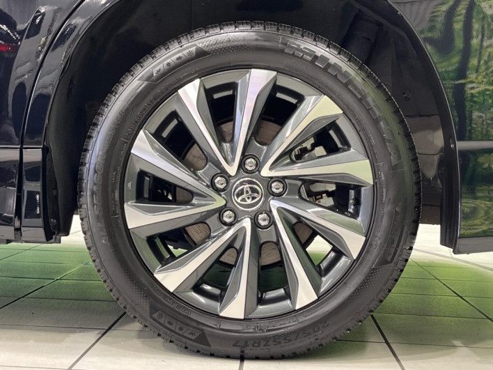 2022 Toyota Voxy 6BA-MZRA90W (UW-6a27852c5391f)[14]