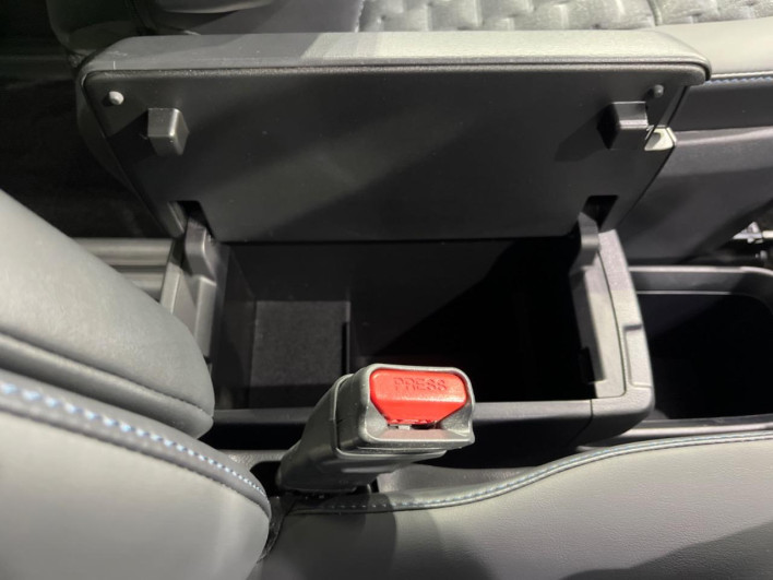 2022 Toyota Voxy 6BA-MZRA90W (UW-6a27852c5391f)[16]