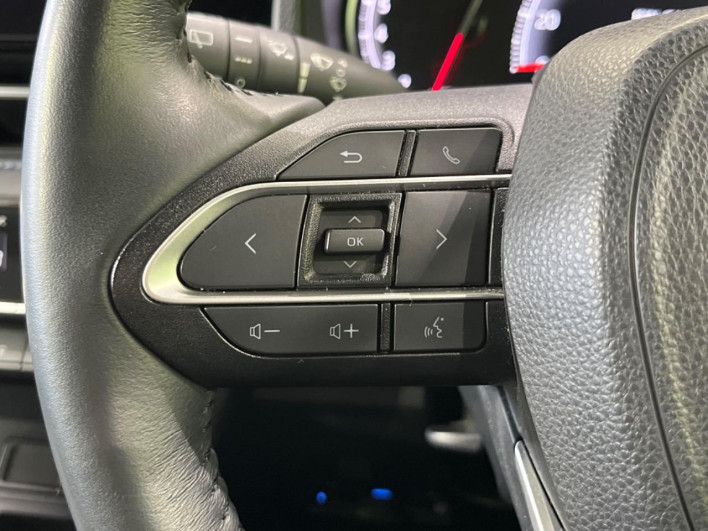 2022 Toyota Voxy 6BA-MZRA90W (UW-6a27852c5391f)[28]