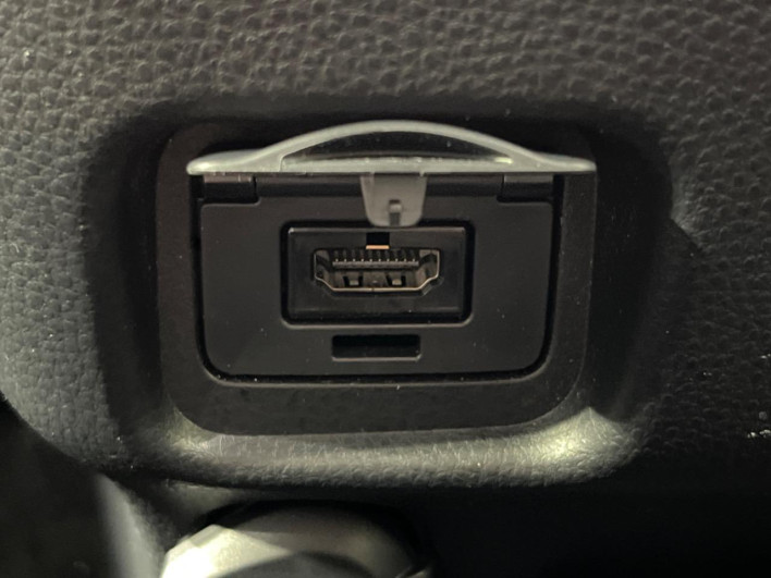 2022 Toyota Voxy 6BA-MZRA90W (UW-6a27852c5391f)[17]