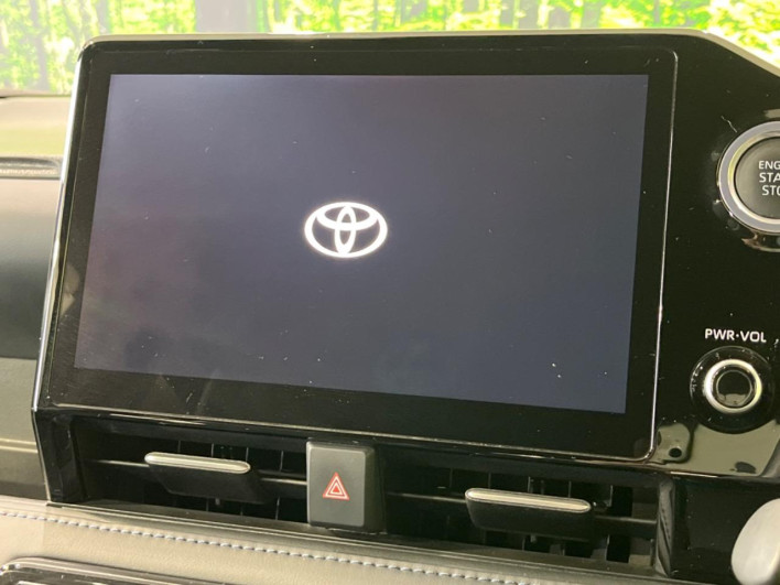 2022 Toyota Voxy 6BA-MZRA90W (UW-6a27852c5391f)[18]