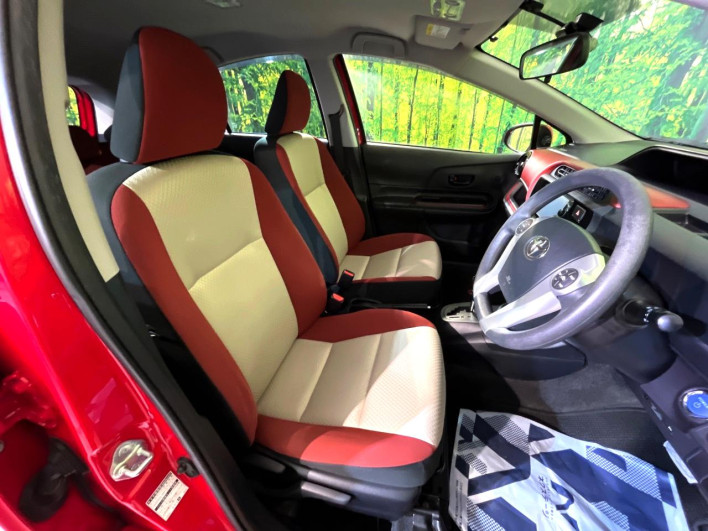 2015 Toyota Aqua DAA-NHP10 (UW-6a27853bb6397)[27]