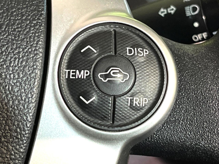 2015 Toyota Aqua DAA-NHP10 (UW-6a27853bb6397)[23]