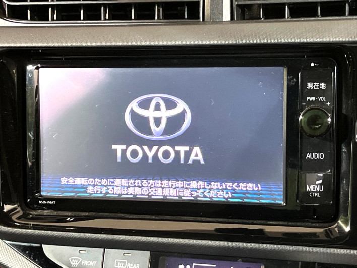 2015 Toyota Aqua DAA-NHP10 (UW-6a27853bb6397)[13]