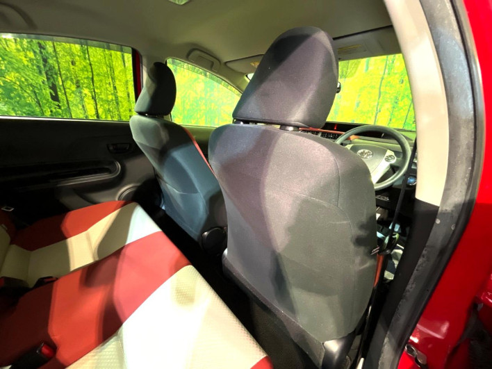2015 Toyota Aqua DAA-NHP10 (UW-6a27853bb6397)[29]