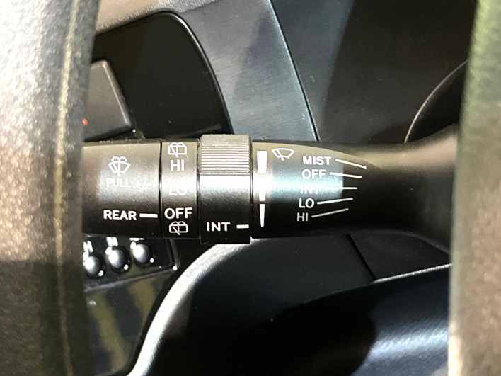 2015 Toyota Aqua DAA-NHP10 (UW-6a27853bb6397)[25]