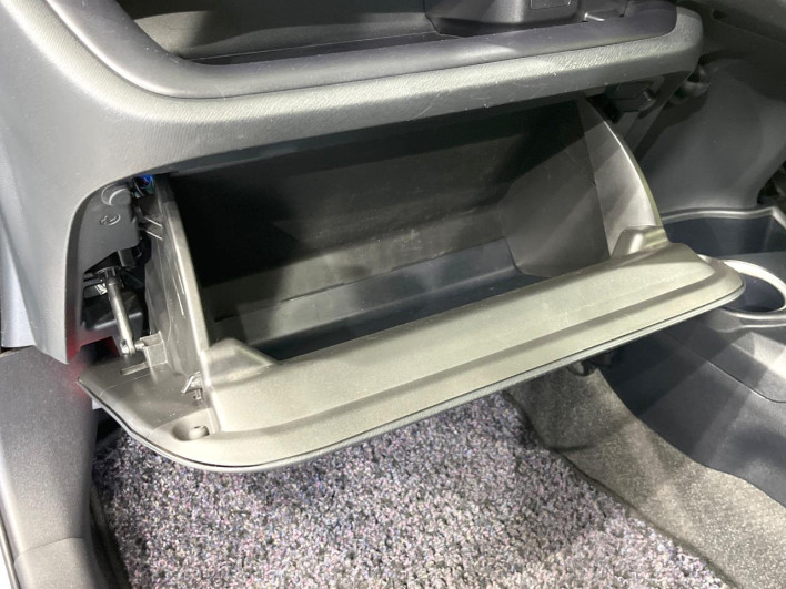 2019 Toyota Aqua DAA-NHP10 (UW-6a27853f367f2)[25]