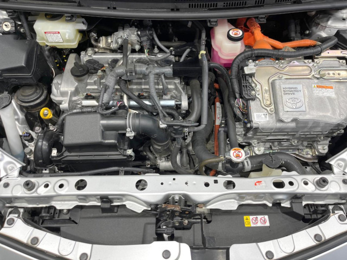 2019 Toyota Aqua DAA-NHP10 (UW-6a27853f367f2)[15]