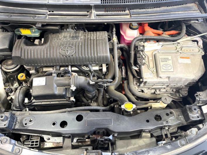 2016 Toyota Sienta DAA-NHP170G (UW-6a27853fe8876)[4]
