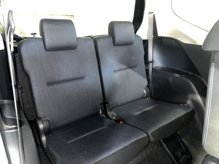 2016 Toyota Sienta DAA-NHP170G (UW-6a27853fe8876)[23]