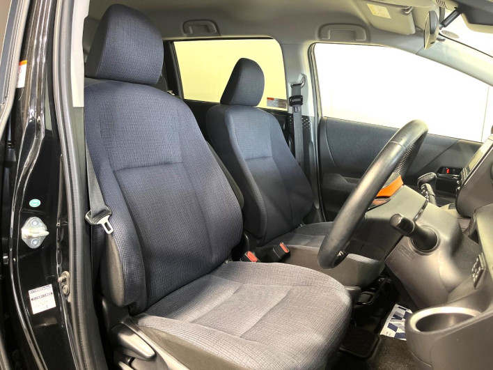 2016 Toyota Sienta DAA-NHP170G (UW-6a27853fe8876)[21]