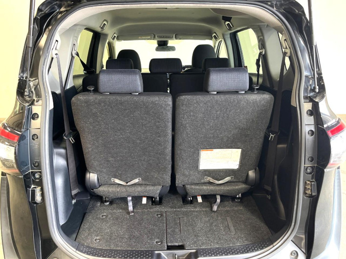 2016 Toyota Sienta DAA-NHP170G (UW-6a27853fe8876)[29]