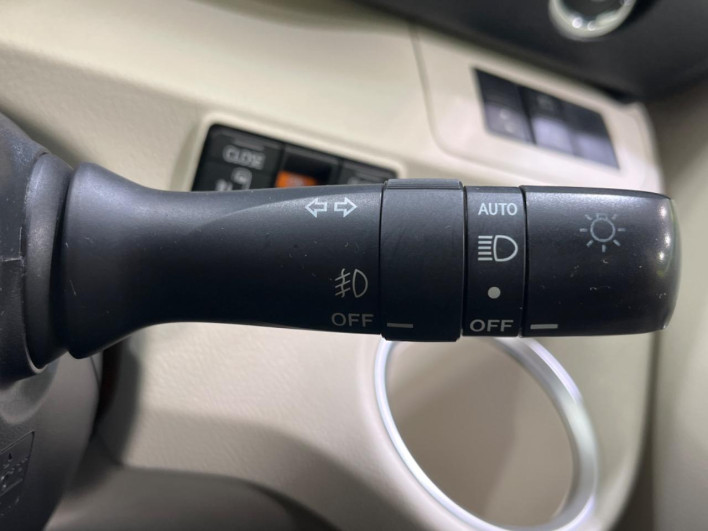 2015 Toyota Sienta DBA-NSP170G (UW-6a278543c1522)[21]