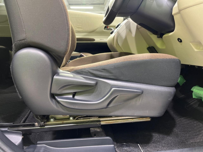 2015 Toyota Sienta DBA-NSP170G (UW-6a278543c1522)[29]
