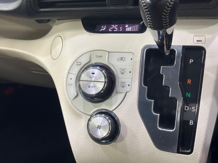 2015 Toyota Sienta DBA-NSP170G (UW-6a278543c1522)[15]
