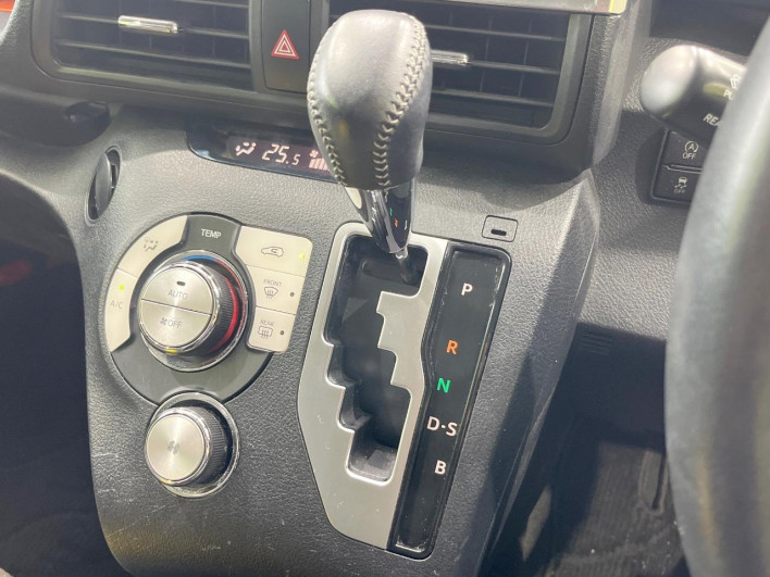 2019 Toyota Sienta DBA-NSP170G (UW-6a2785451d519)[24]