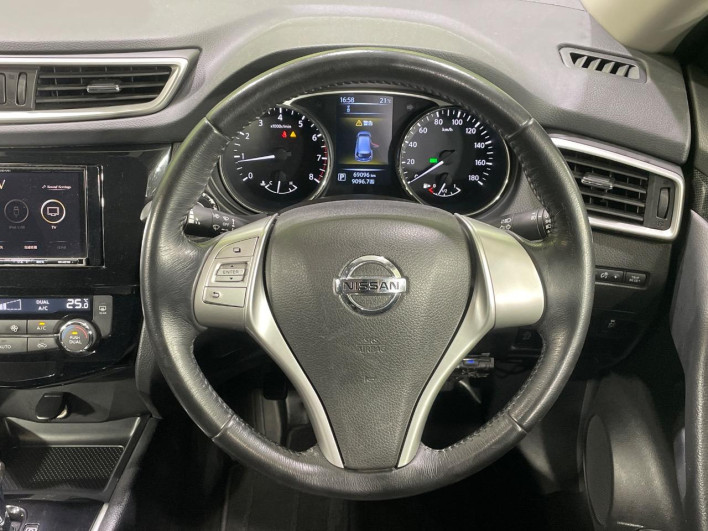 2016 Nissan X-Trail DBA-NT32 (UW-6a278548a8776)[29]