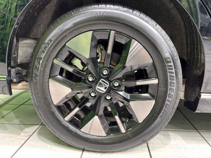 2023 Honda Step Wagon 6AA-RP8 (UW-6a2785572cc4a)[21]
